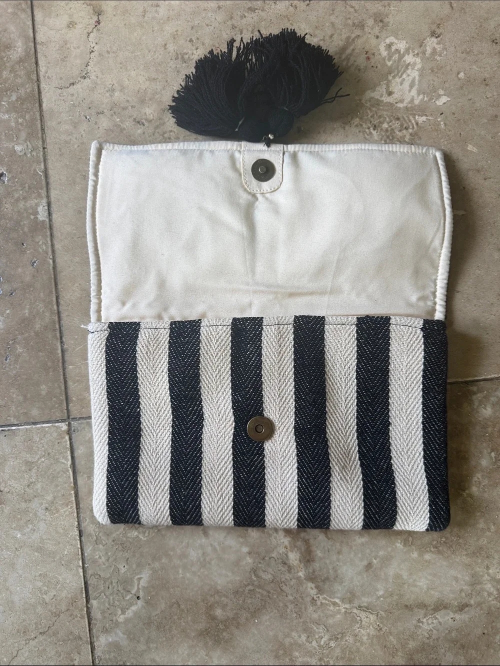 Woven envelope clutch ladies bag, NWOT black and cream with tassels